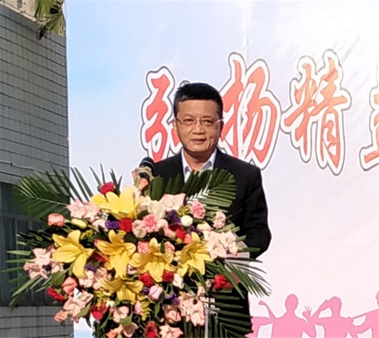 圖為梁軍同志作動員講話。